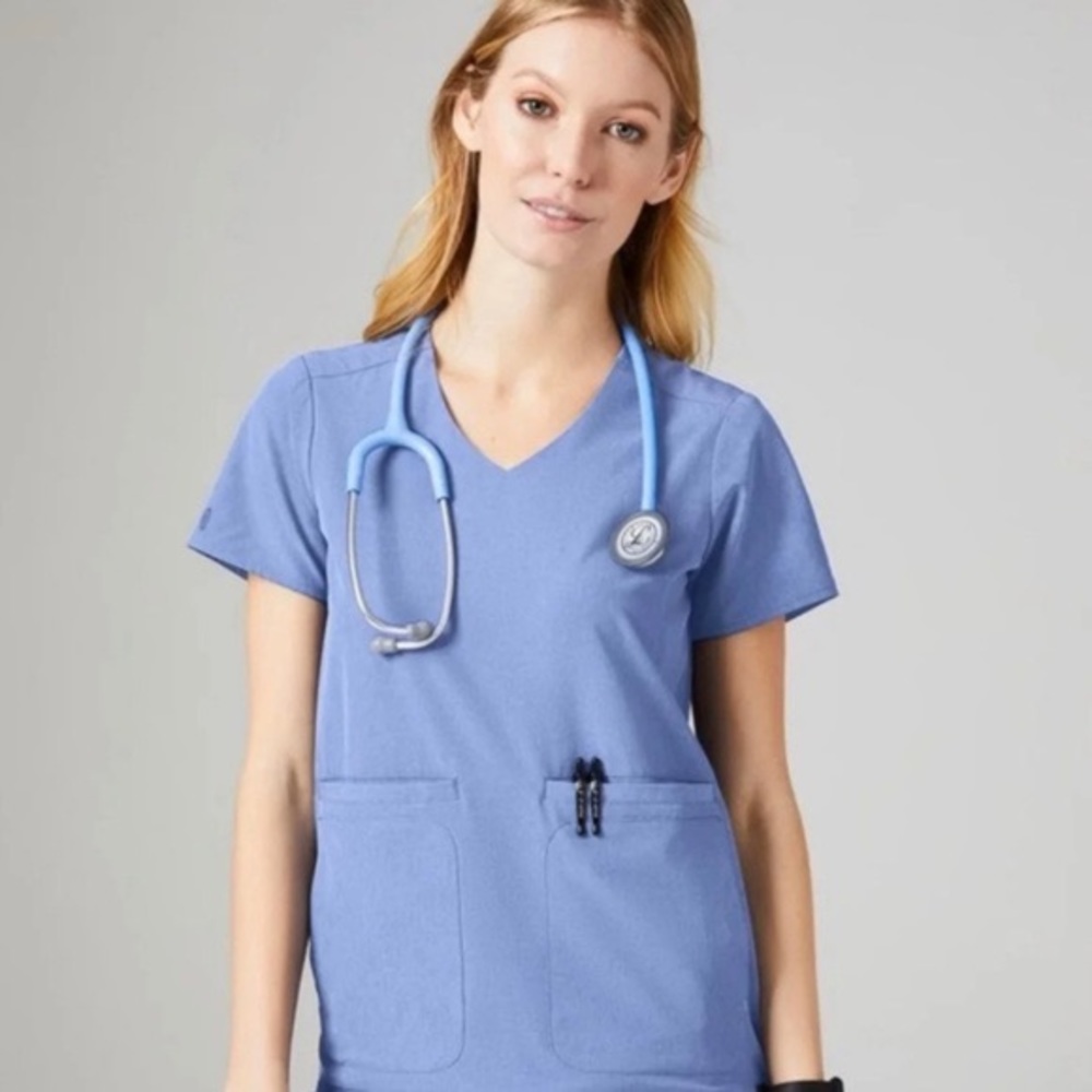 Women’s Figs Lekei E.A.C. Big Sky Scrub Top XS